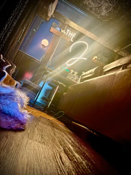 Master Suite 2 - 201 S Hoskins Rd