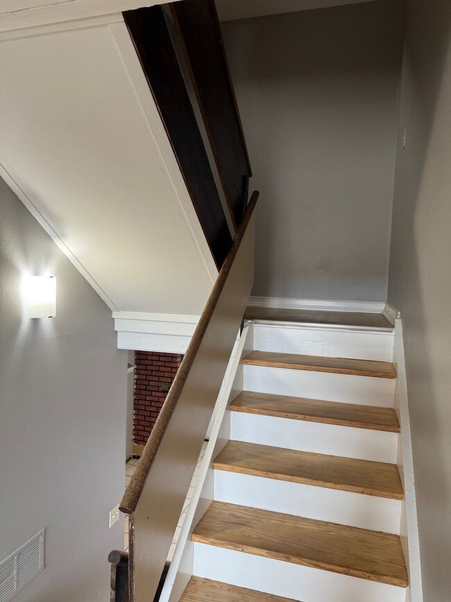 Building Photo - 3 Bed/1.5 Bath Condo for Rent!!