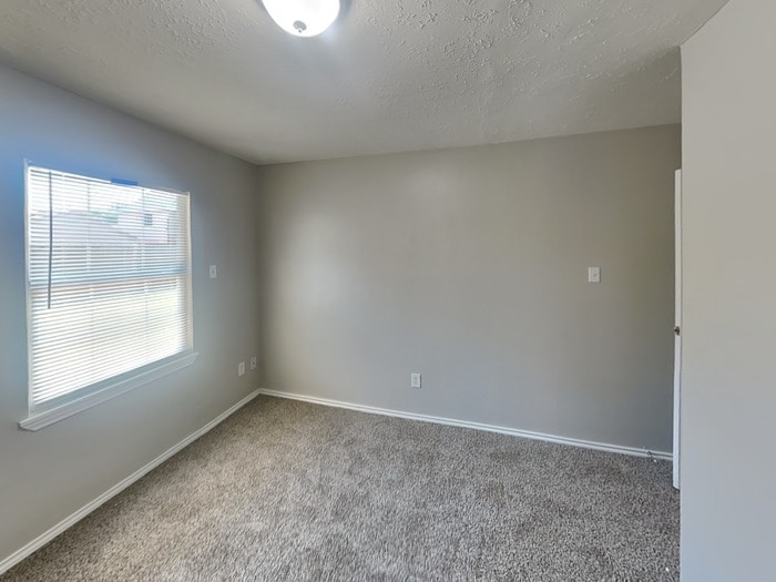 Building Photo - 942 Somercotes Ln