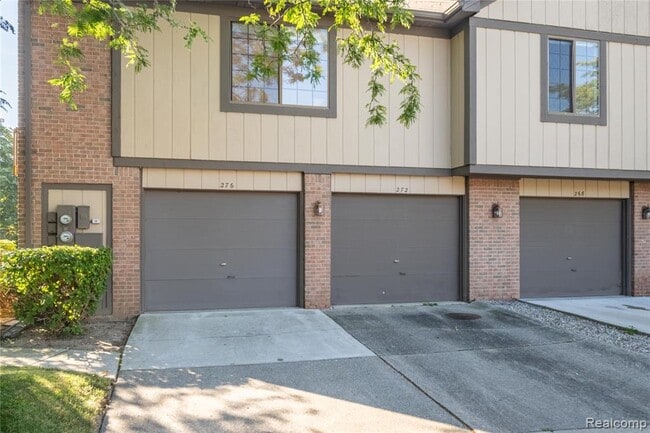Building Photo - 276 Meadow Bridge Dr