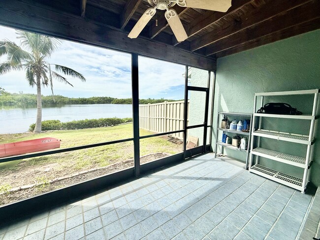 Building Photo - 1070 Sanibel Ct