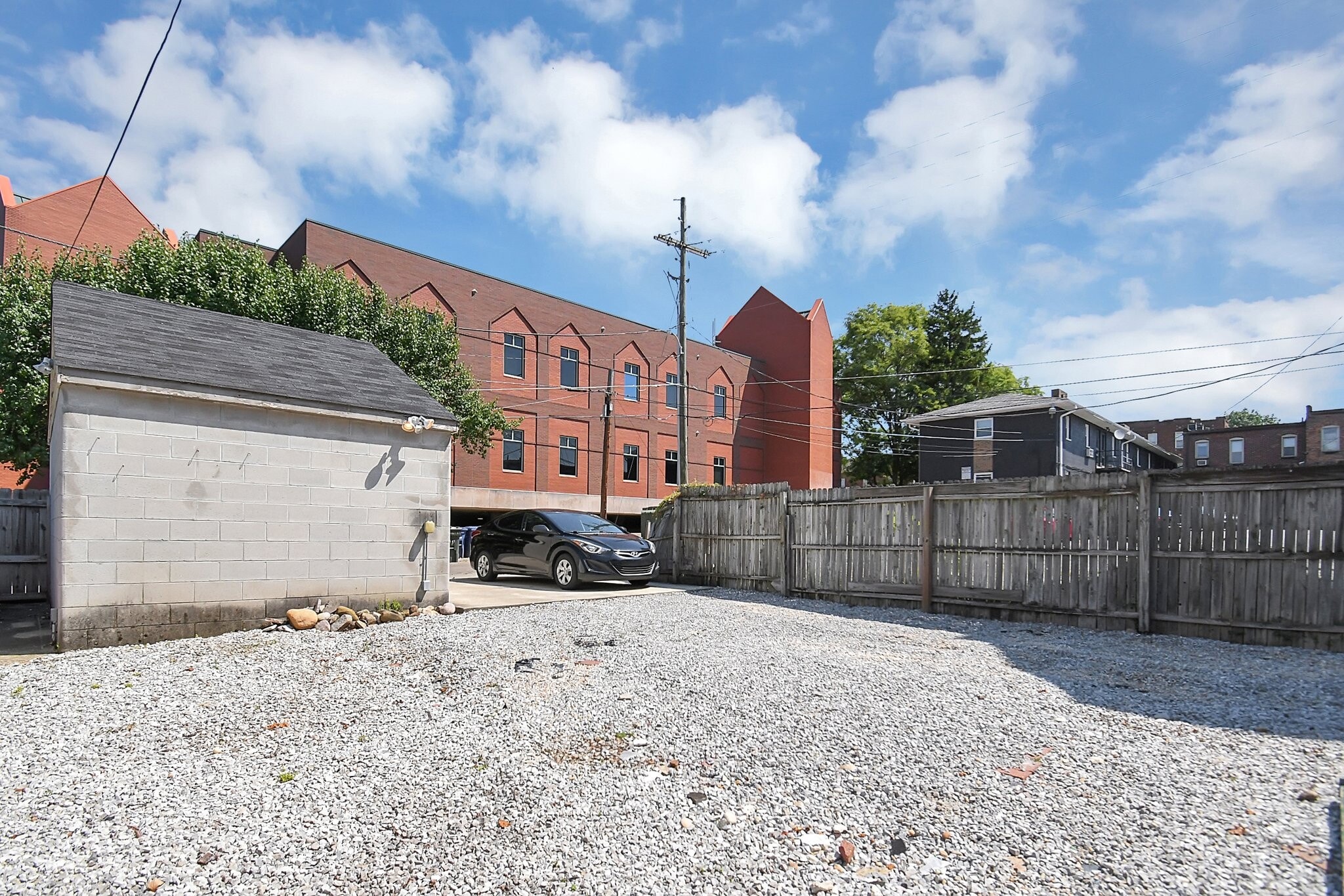 Building Photo - 30 W Norwich Ave