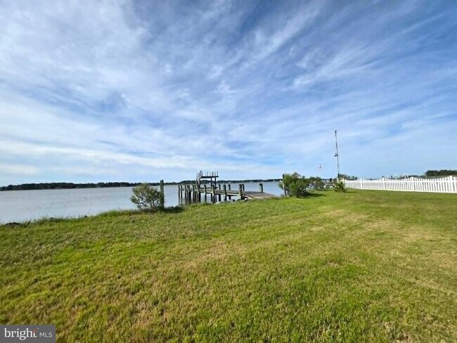 Building Photo - 22931 Steele Dr