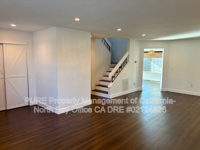 Building Photo - 104 Banff Way