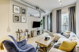 Building Photo - 1901 Post Oak Blvd