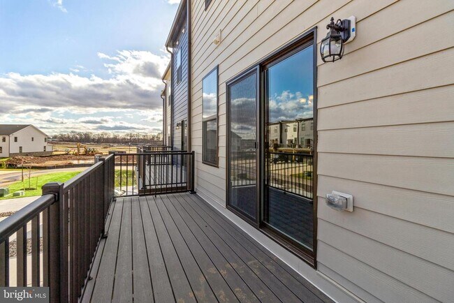 Building Photo - 406 Carroll Walk Ave