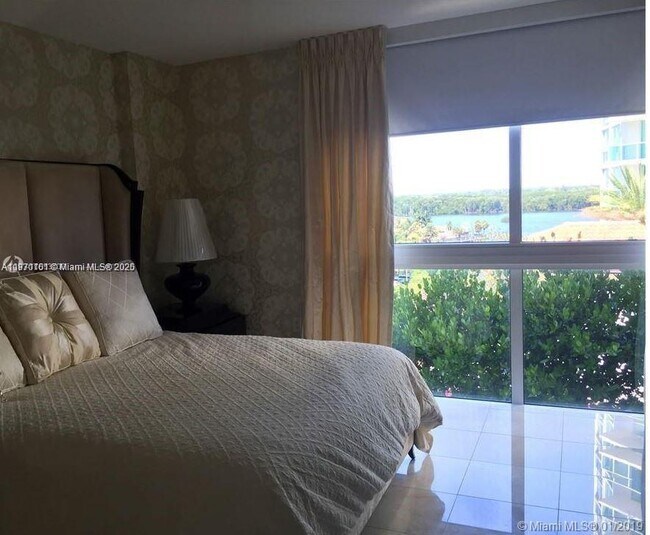 Building Photo - 200 Sunny Isles Blvd