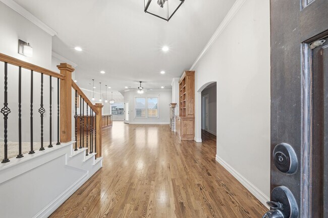 Building Photo - 12814 S Birch St