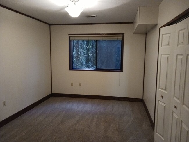 Building Photo - Woodland Setting- West Linn 3 Bedroom 2.5 ...