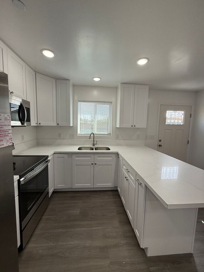 Building Photo - NE Newer Single Story Detached ADU on Cul-De-Sac Near Marian Hospital - All Basic Utilities Included