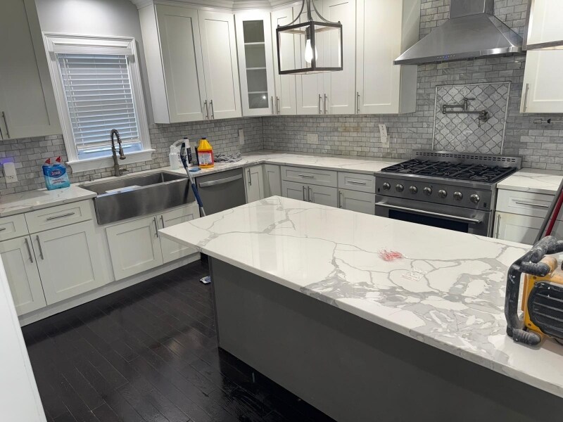 Building Photo - 8 Octavia St