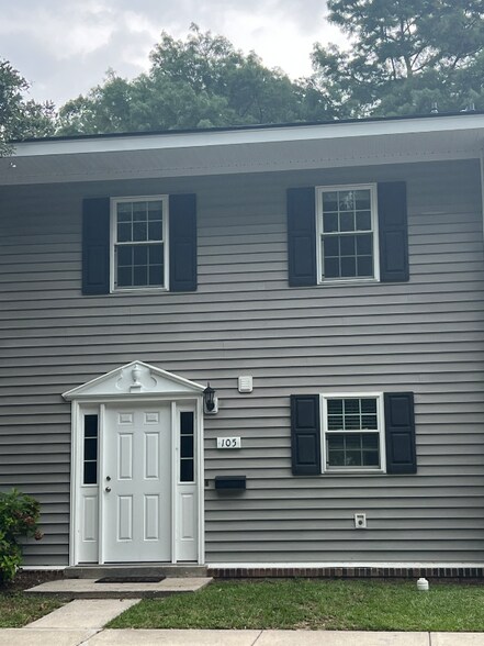 Building Photo - 105 Heritage Cir