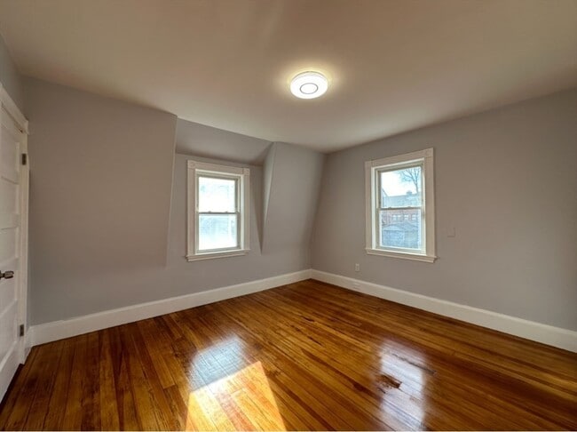 Building Photo - 31 Francis Ave