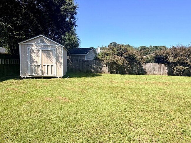 Building Photo - 5836 Chi Chi Cir