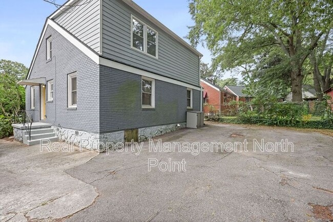 Building Photo - 2616 Northview Ave