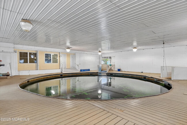 Building Photo - 52 Hill Rd