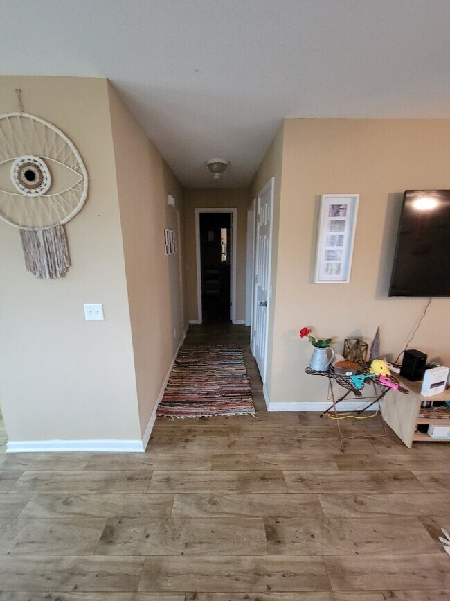 Building Photo - 211 Herschel Dr