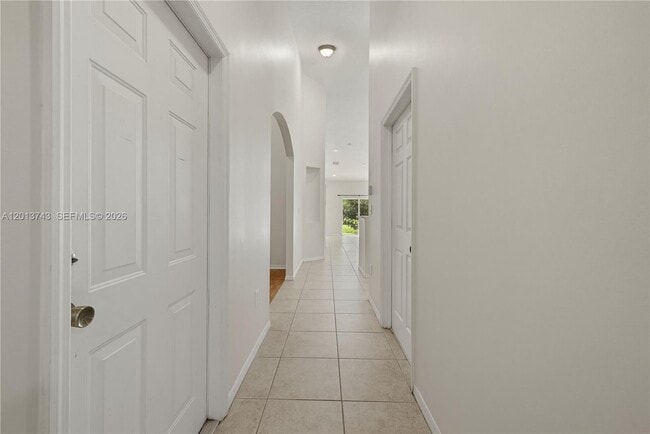 Building Photo - 3393 NE 11th Dr