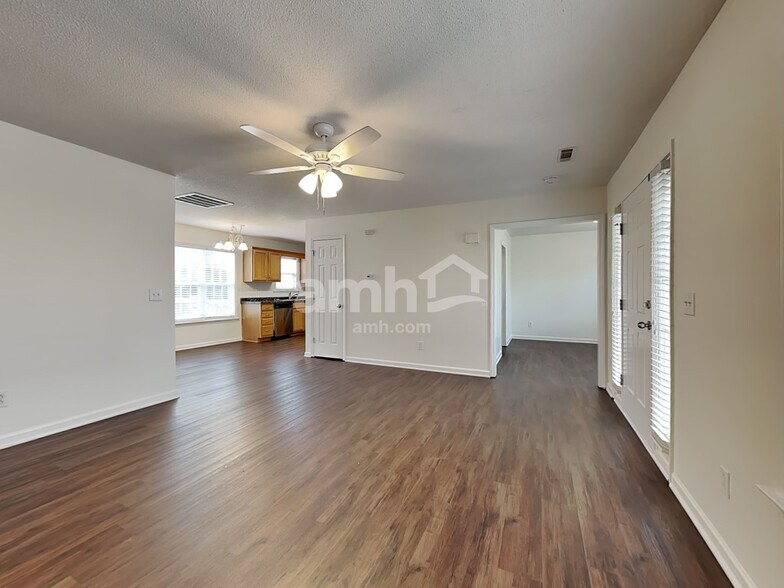 Building Photo - 5520 Bridgegate Dr