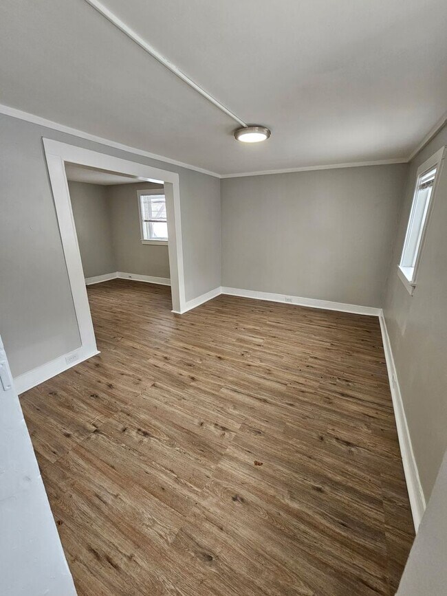 Building Photo - 116-120 Elm St