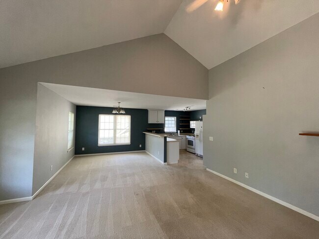Building Photo - 144 Grand Oak Cir