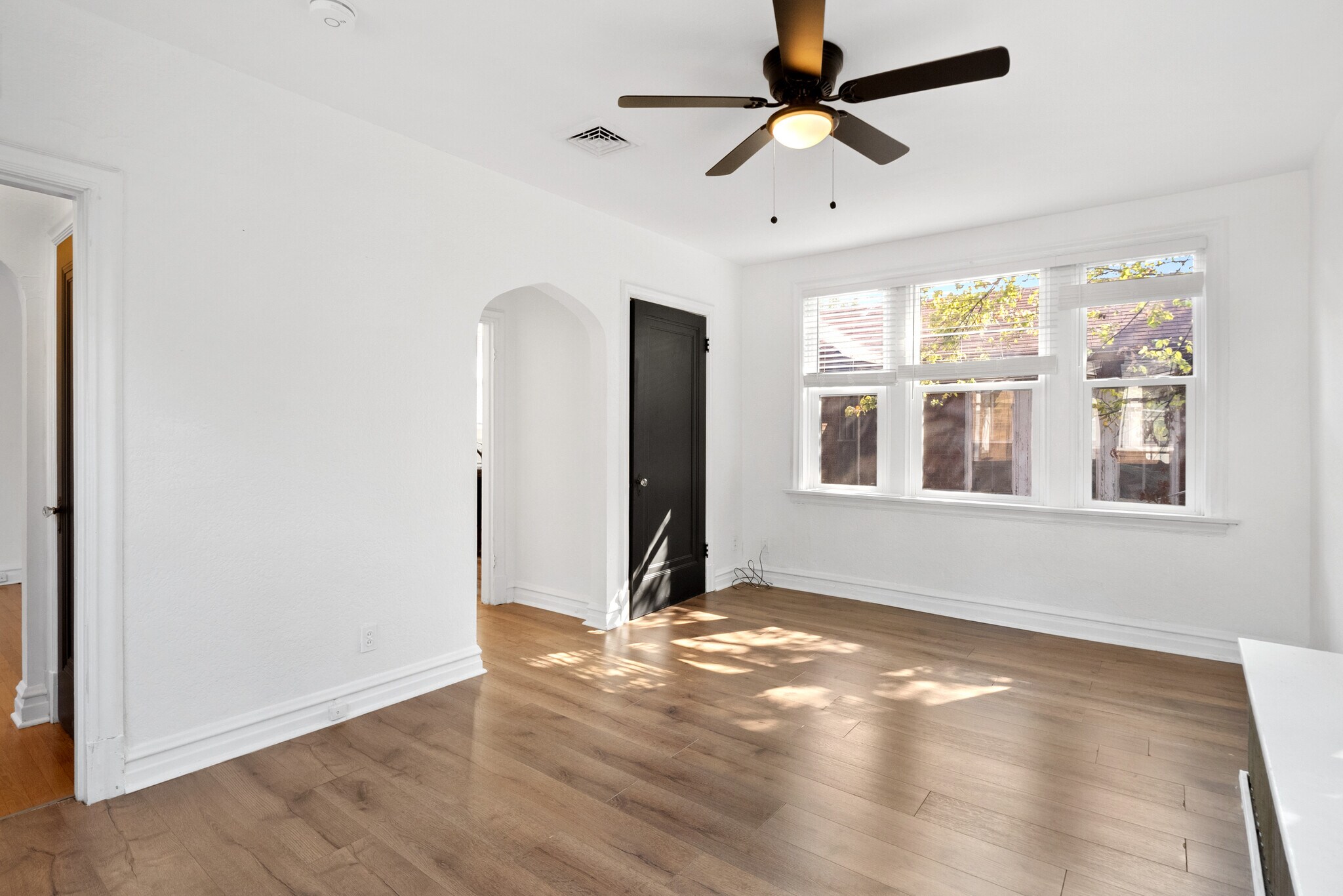 Building Photo - 7246 Amherst Ave