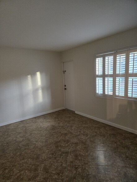 Building Photo - 2304 Ringling Blvd