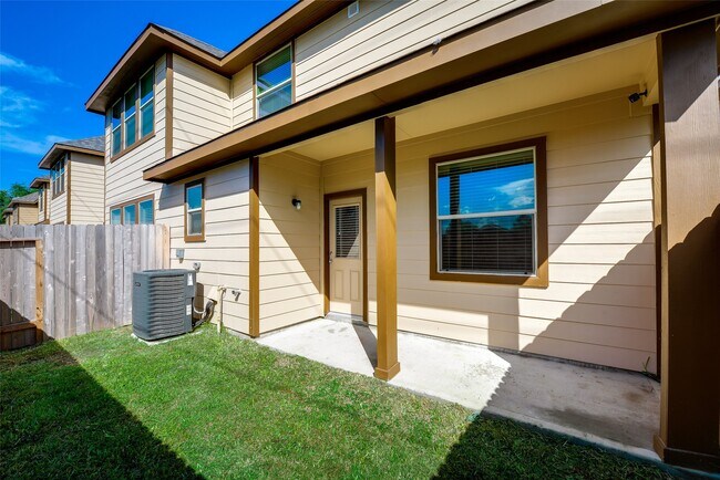 Building Photo - 8407 Hawthorn Vly Ln