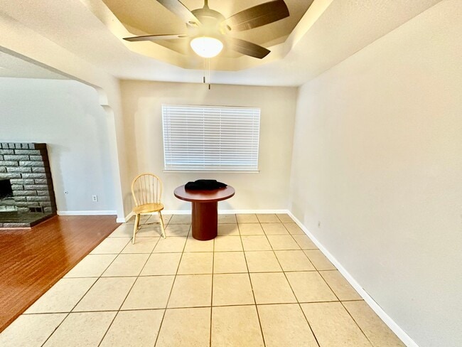 Building Photo - 3/2 Near Woodward Park