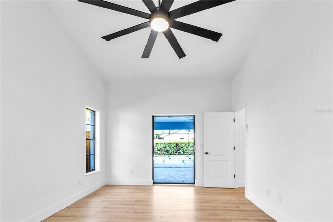 Building Photo - 1110 Woodcrest Ave