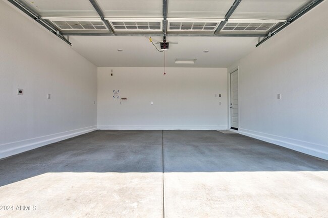 Building Photo - 17050 W Artemisa Ave