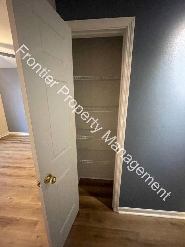 Building Photo - 2116 Doe Run Dr