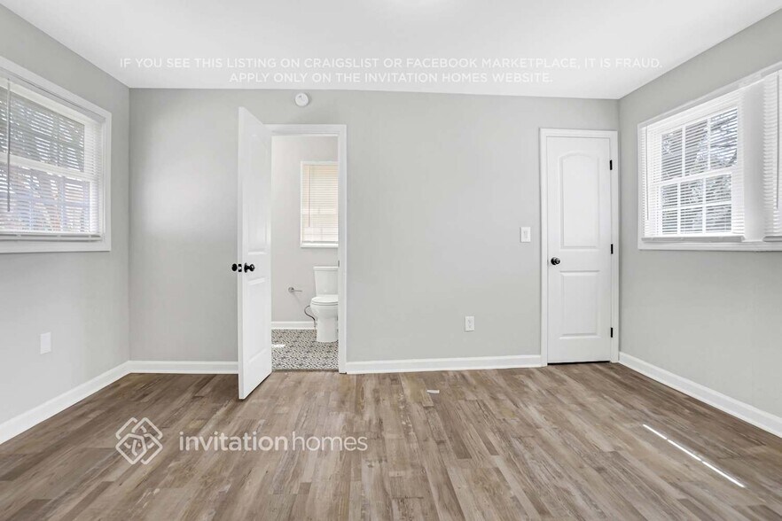 Building Photo - 981 Moreland Dr SE