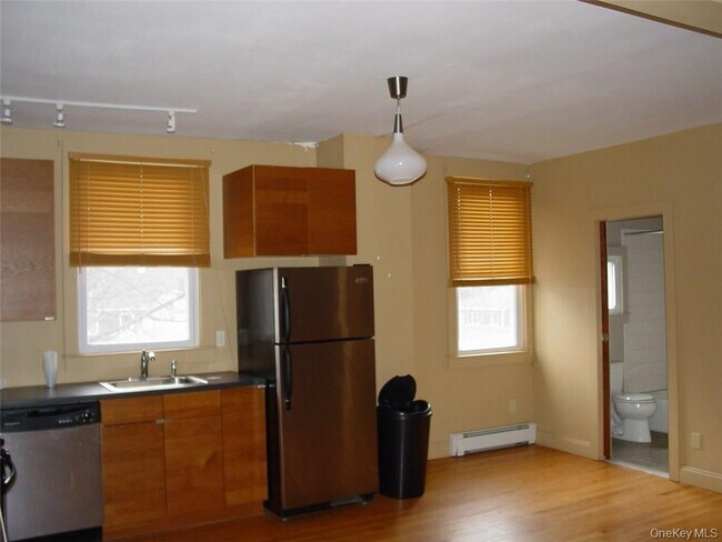 Building Photo - 245 Hudson St