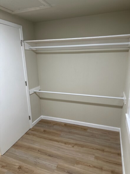 Building Photo - 4306 Earl Blvd