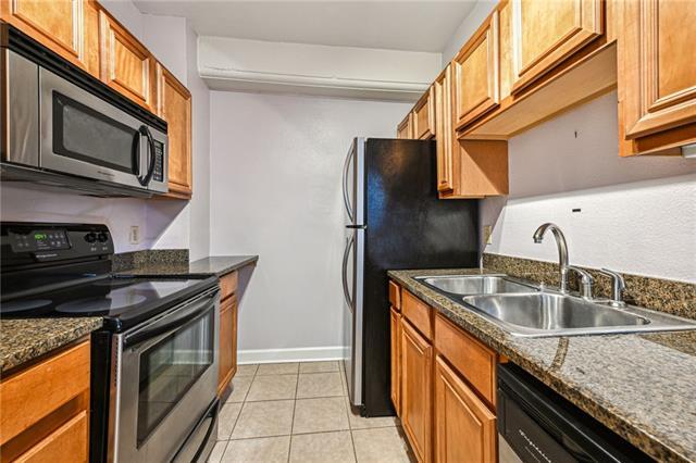 Building Photo - 333 Julia St