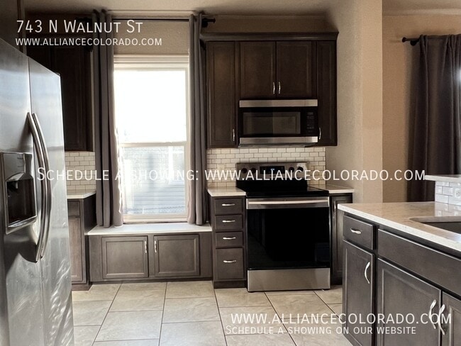 Building Photo - 743 N Walnut St
