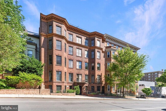 Building Photo - 1417 Chapin St NW