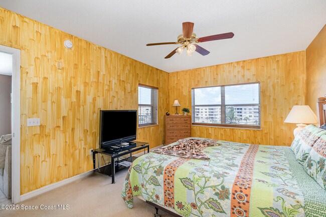 Building Photo - 8871 Lake Dr