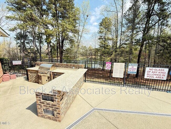Building Photo - 545 Old Mill Village Dr