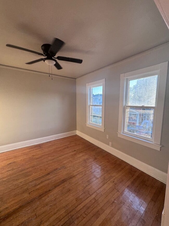 Building Photo - Recently Remodeled 2-Bedroom Home Near Bra...
