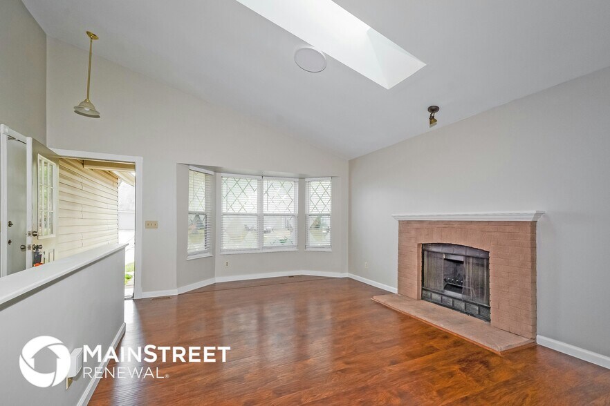 Building Photo - 6 Bishops Crest Ct