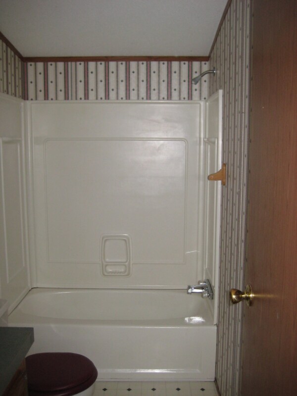 Building Photo - 124 Angie Dr