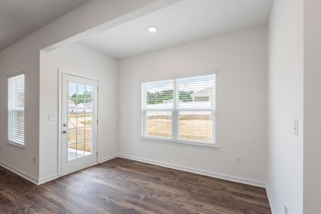 Building Photo - 104 Greystone Way