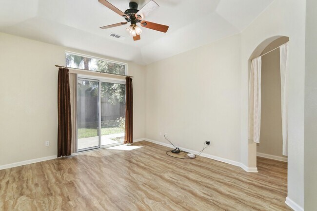 Building Photo - 2932 Prado Ln