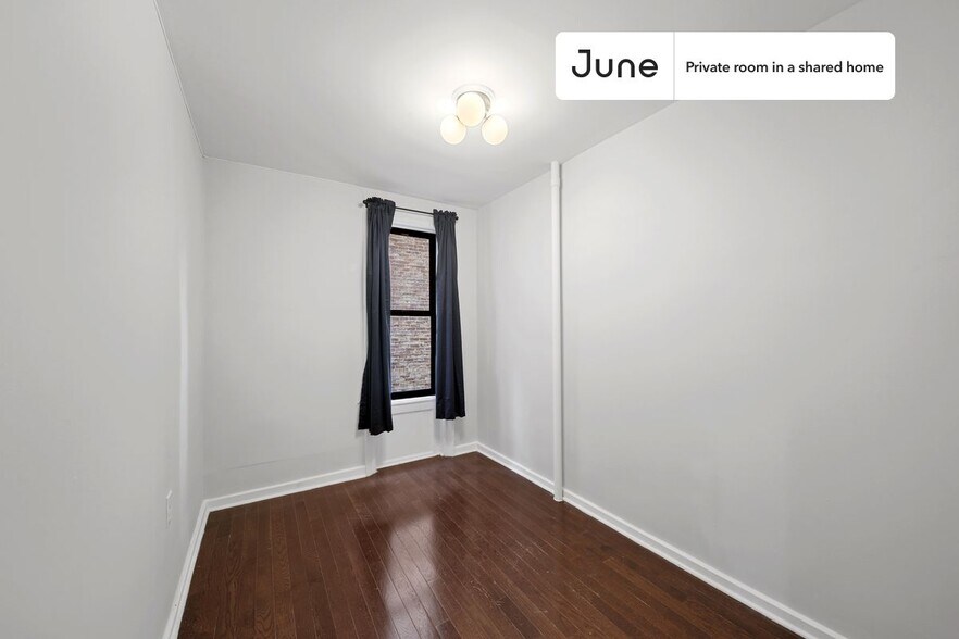 Building Photo - Room in Shared 3 bed/1 bath home