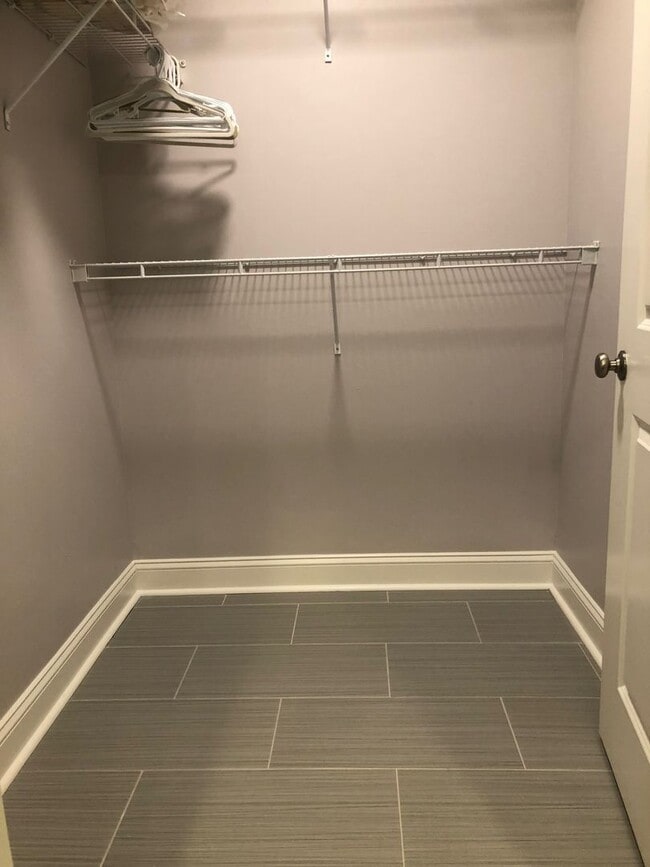 Building Photo - Luxury 2 Bedroom 2 Bath Near USC