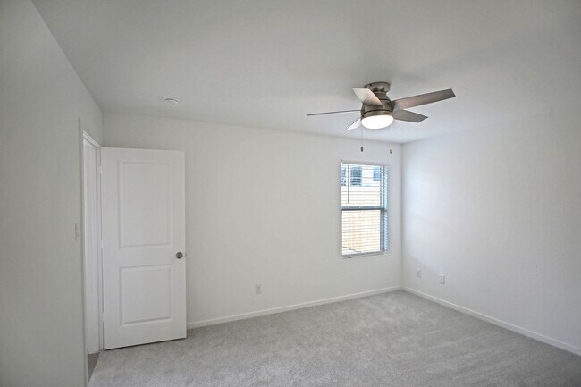 Building Photo - 298 Tahoe Ave