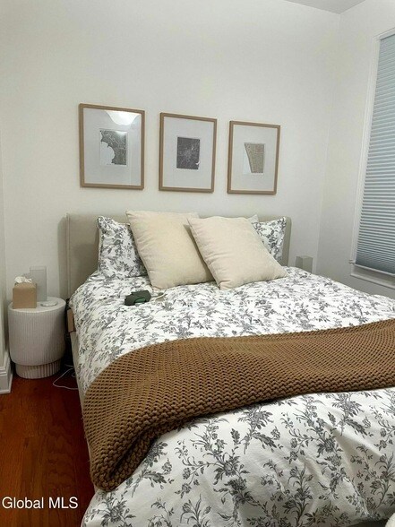 Building Photo - 200 Beekman St