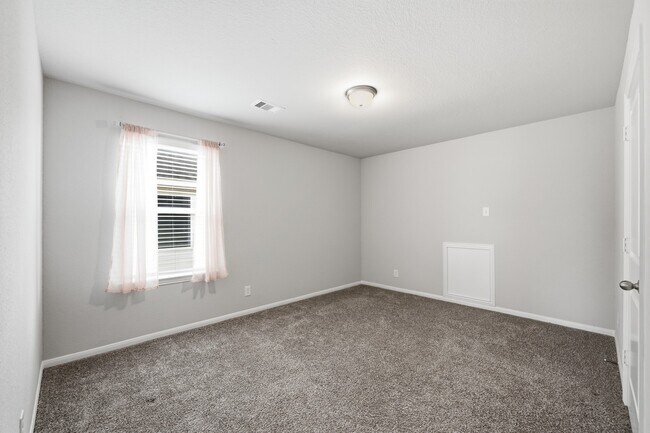 Building Photo - 10402 Matterhorn Dr